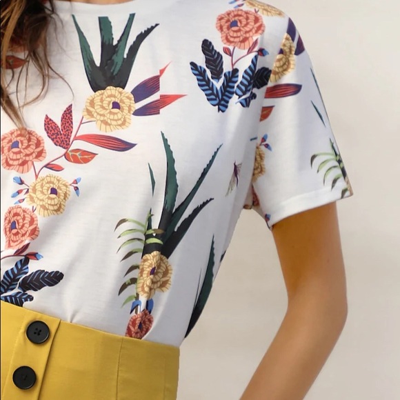 💕Host Pick💕Amy floral and plant blouse - Picture 2 of 4